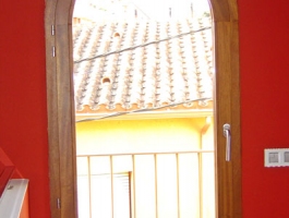 Balconera persiana Iroko.jpg