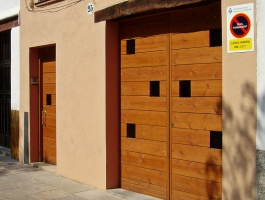 Porta exterior pi amb color 2.jpg